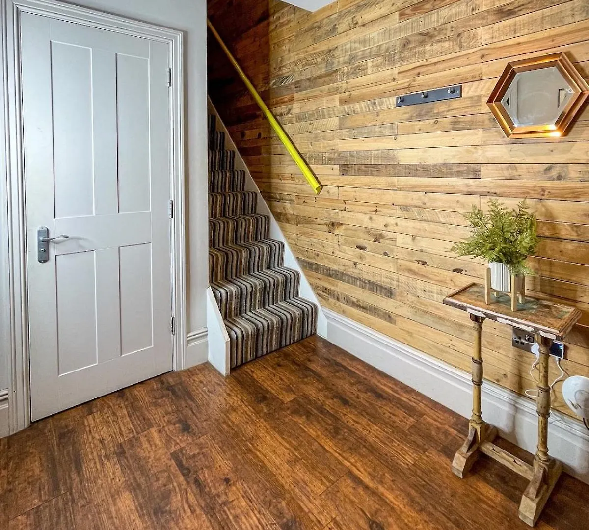 Stunning Brighton Seaside 2-Bedroom Townhouse With Patio, Sleeps 6 Reino Unido