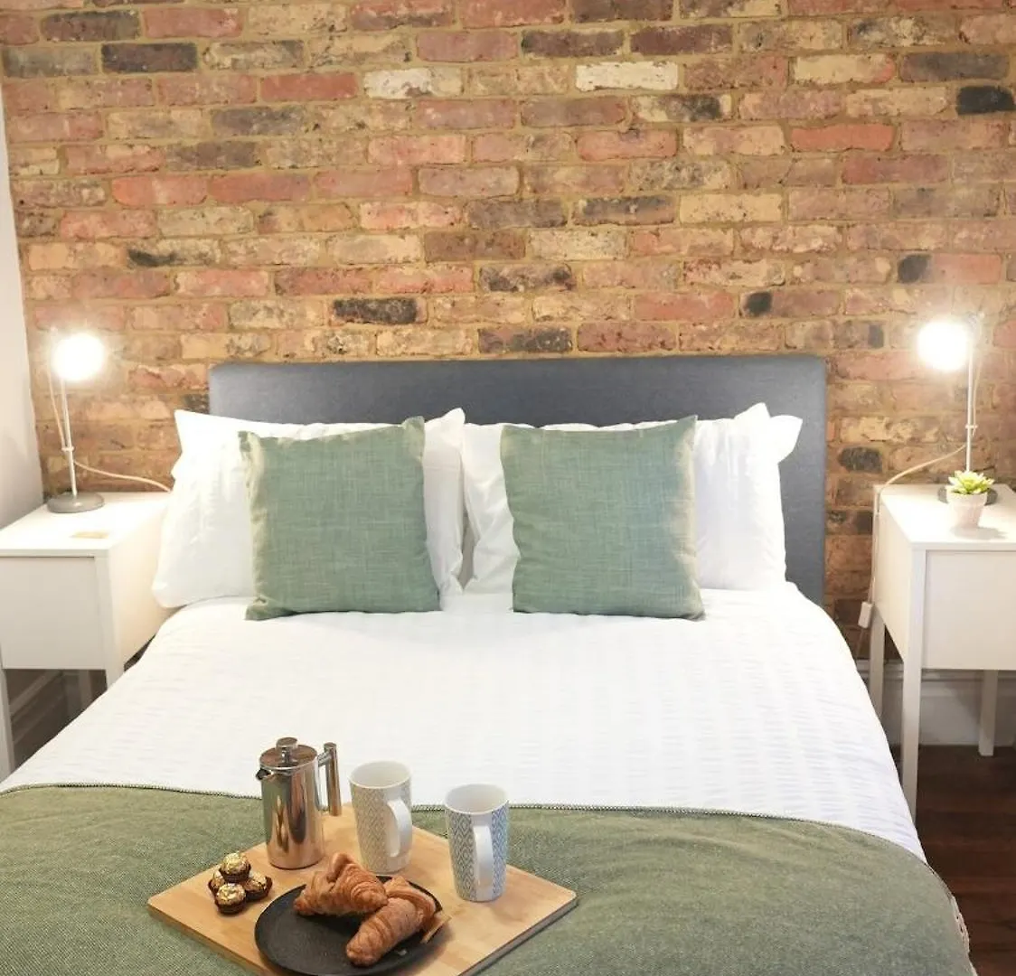 Stunning Brighton Seaside 2-Bedroom Townhouse With Patio, Sleeps 6 Reino Unido