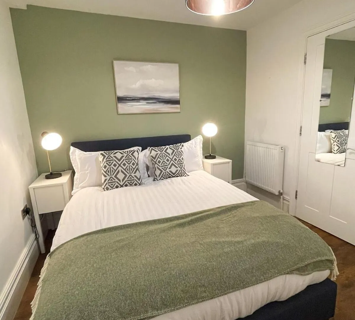 Stunning Brighton Seaside 2-Bedroom Townhouse With Patio, Sleeps 6 Casa de Férias