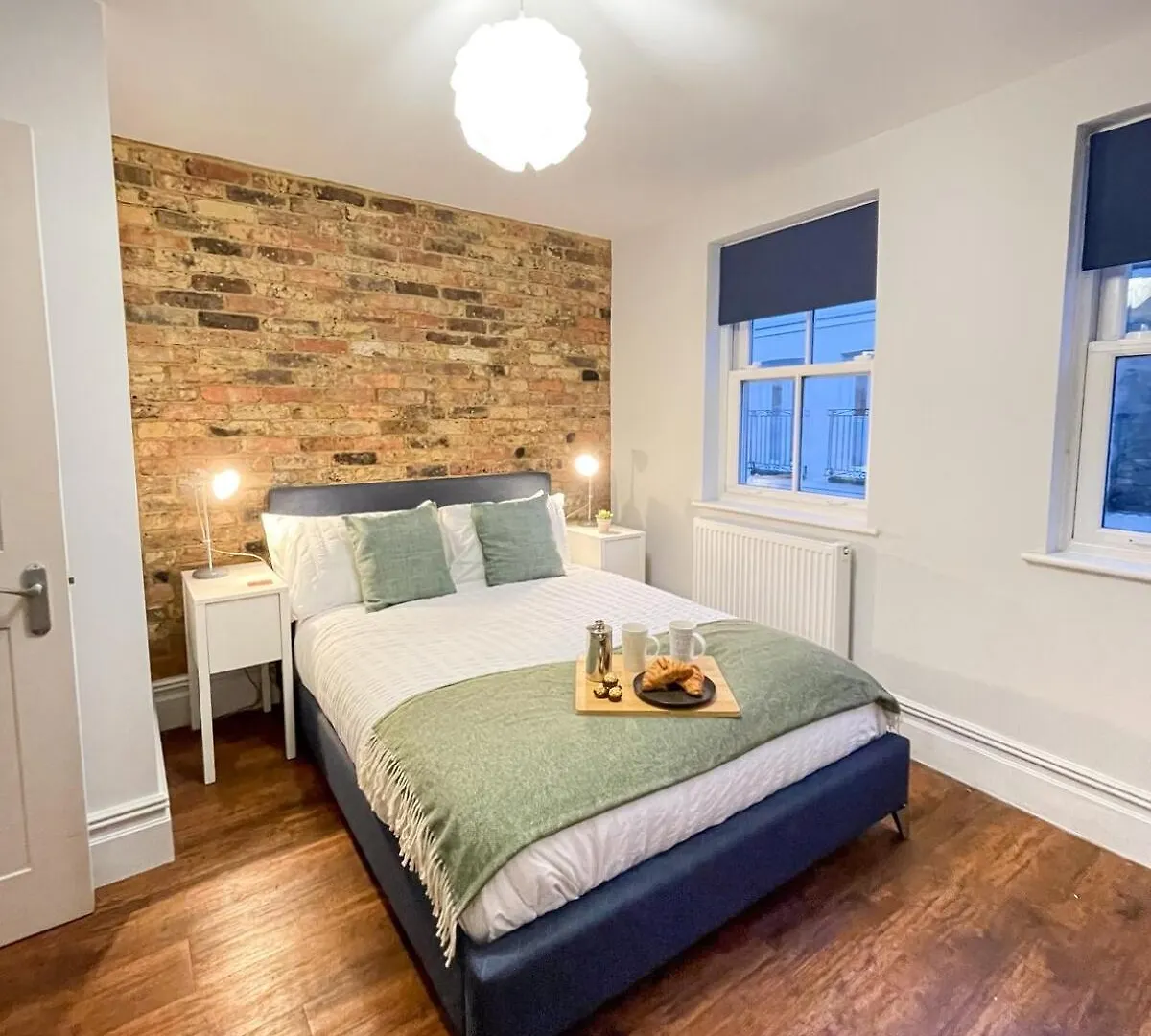 Stunning Brighton Seaside 2-Bedroom Townhouse With Patio, Sleeps 6